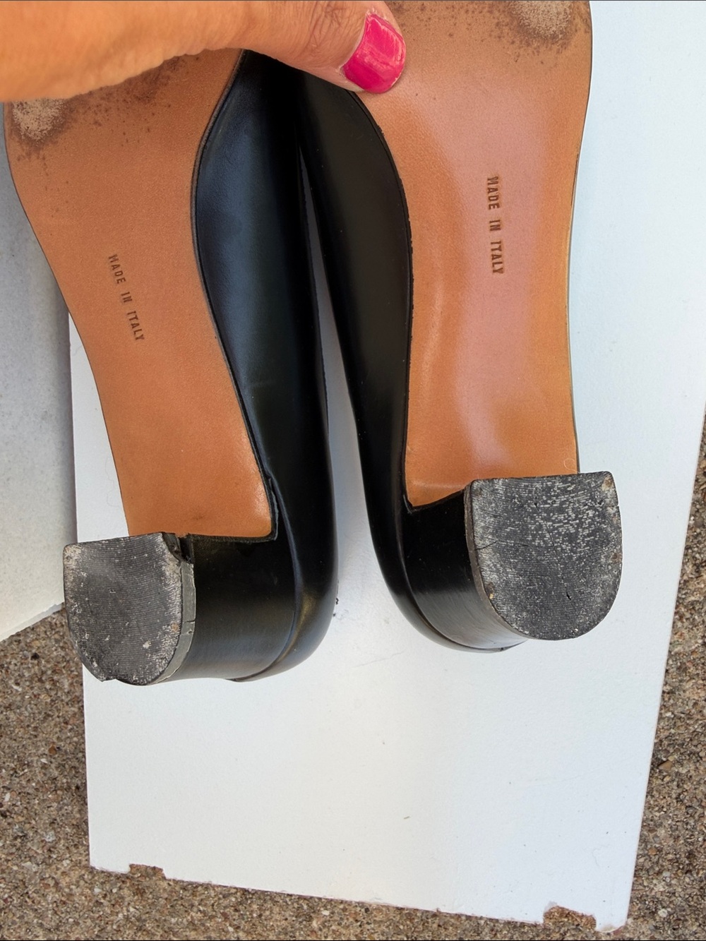 Salvatore Ferragamo Black Round-Toe Leather Pumps - Picture 6 of 13